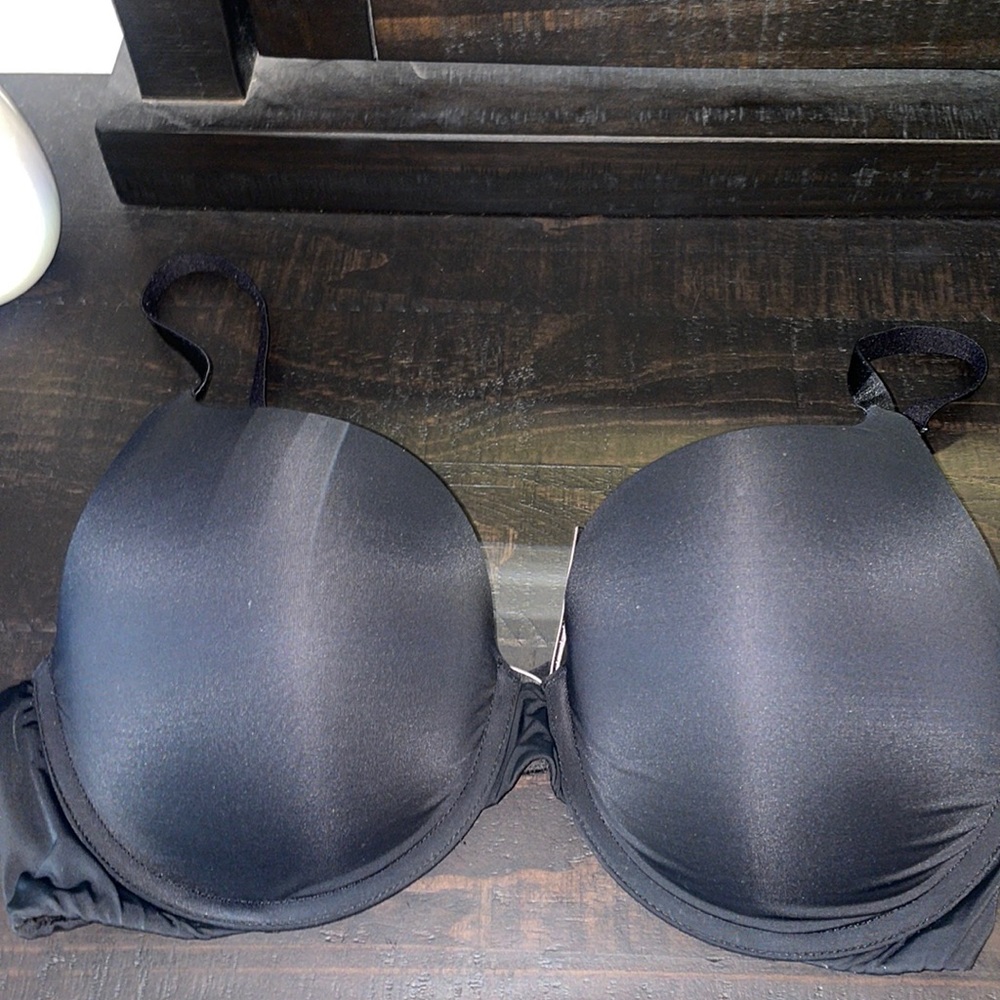 Victoria’s Secret perfect shape black bra